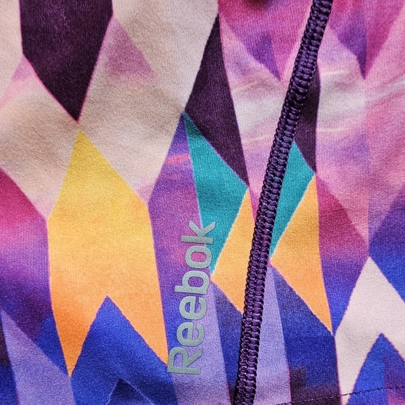 Reebok workout shorts. SIZE S - Picture 2 of 5